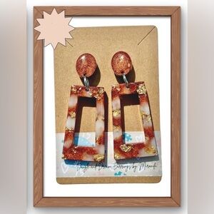 Elegant Gold and Brown Dangle Earrings

🌸🌟🌟Bundle Discounts Available🌟🌟🌸